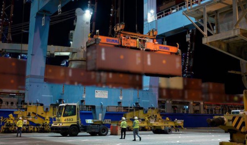 ABD’den İsrail’e tonlarca silah sevkiyatı