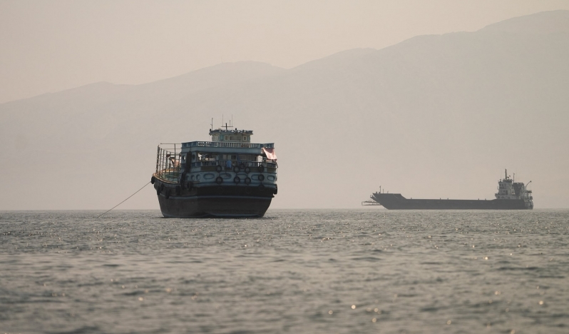 ABD himayesindeki güney rotasından kaçış Hürmüz trafiğini yavaşlattı