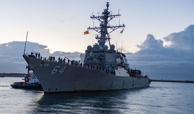 Amerikan destroyeri USS Carney, Kızıldeniz
