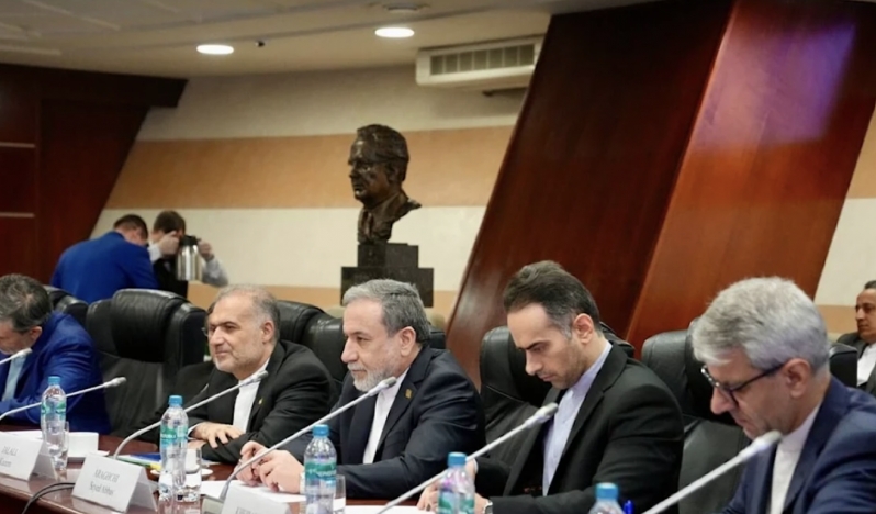 Arakçi: Adil ve dengeli müzakerelere hazırız, tersi diyalog zeminini yok edecektir