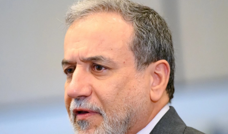 Arakçi, Umman Sultanı ile görüştü