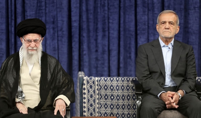 Ayetullah Hamenei: Halkın geçimi ülkenin en önemli meselesidir