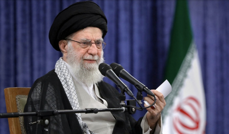 Ayetullah Hamenei: Ulusal gücün kaynağı füzeler değil, halkın iradesidir