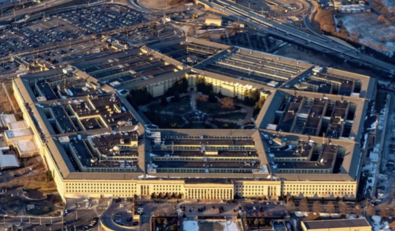 Carlson: İsrailliler operasyonlarını Pentagon ve CIA ofislerinde yönetiyor