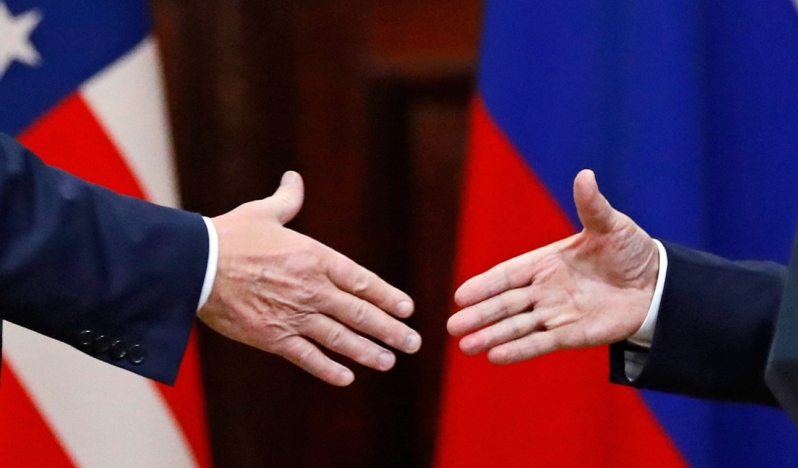 Demokratlar, Rus heyetin Washington temasları için açıklama istedi