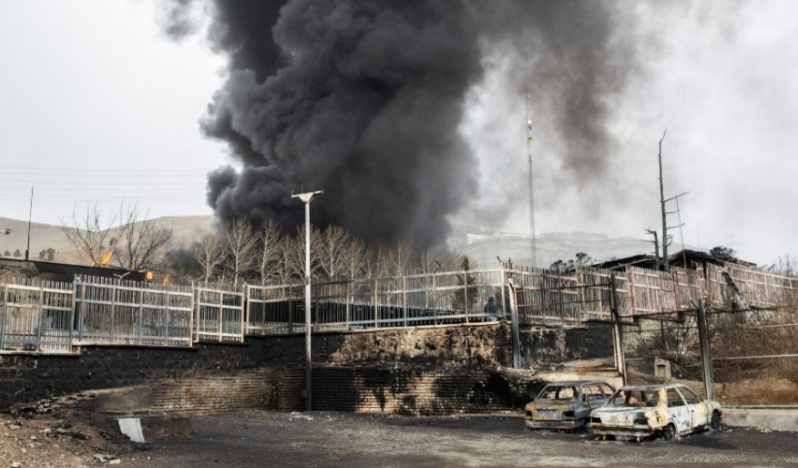 Devrim Muhafızları’ndan ‘hedeftesiniz’ uyarısı