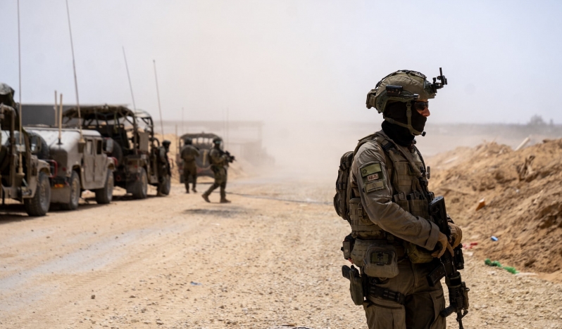 Eski İsrail Deniz Kuvvetleri Komutanı: 