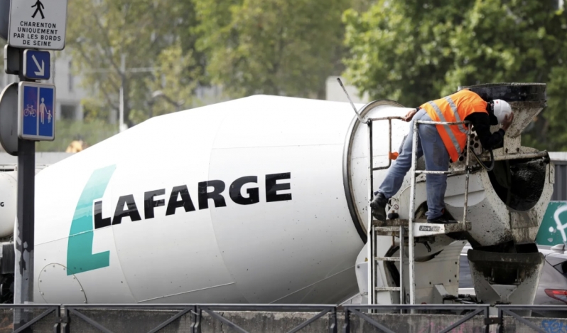 Fransa’dan Suriye’de teröre destek veren şirketlere ambargo