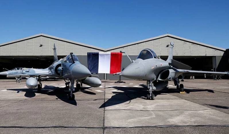 Fransa hava kuvvetlerini Rusya ile savaşa hazırlıyor