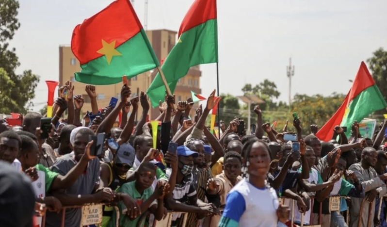 Fransa’nın Afrika’daki nüfuzu bir ülkede daha sarsıldı