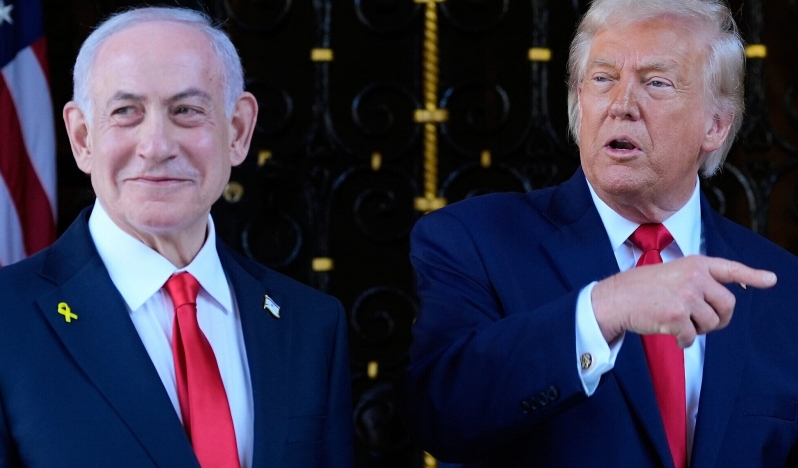 Gazeteci Blumenthal: İsrail, Trump yönetimini en hassas yerinden yakalamış durumda