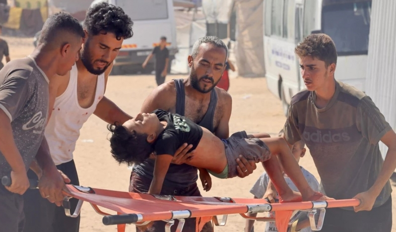 Gazze’de açlık ve bombardıman can almaya devam ediyor