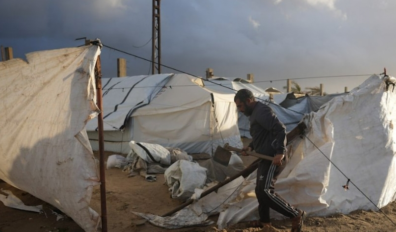 Gazze’de saldırılar ve soğuk: Kriz derinleşiyor