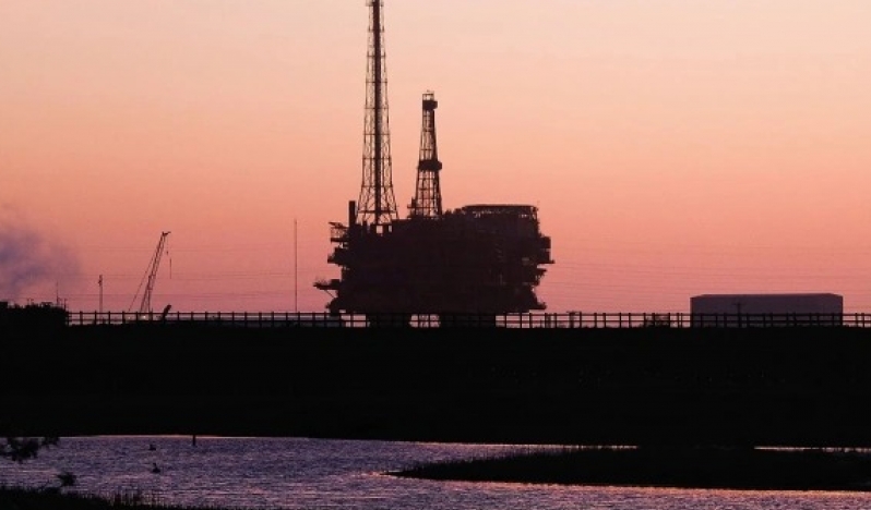 Goldman Sachs, Brent petrol tahminini 90 dolara yükseltti