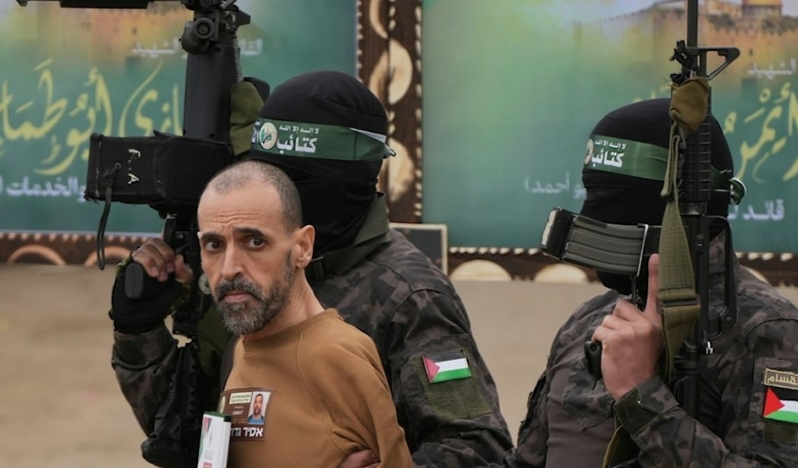 Hamas, esir takasını erteledi