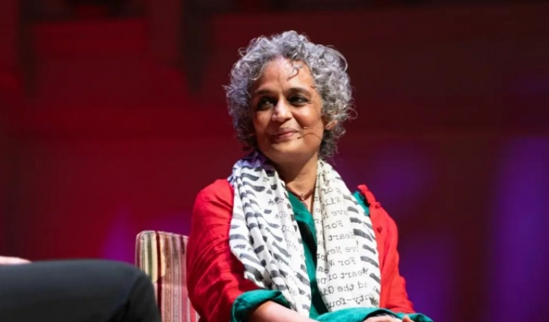 Hintli yazardan Modi