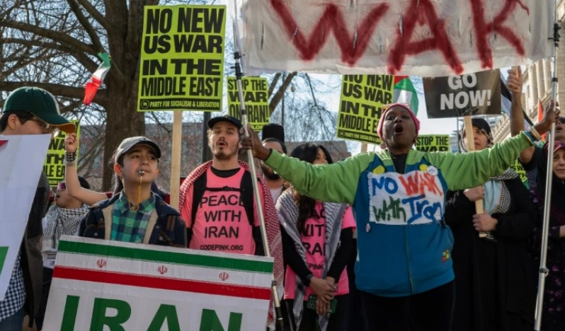 İngiliz kamuoyu ABD-İsrail’in İran saldırısına karşı