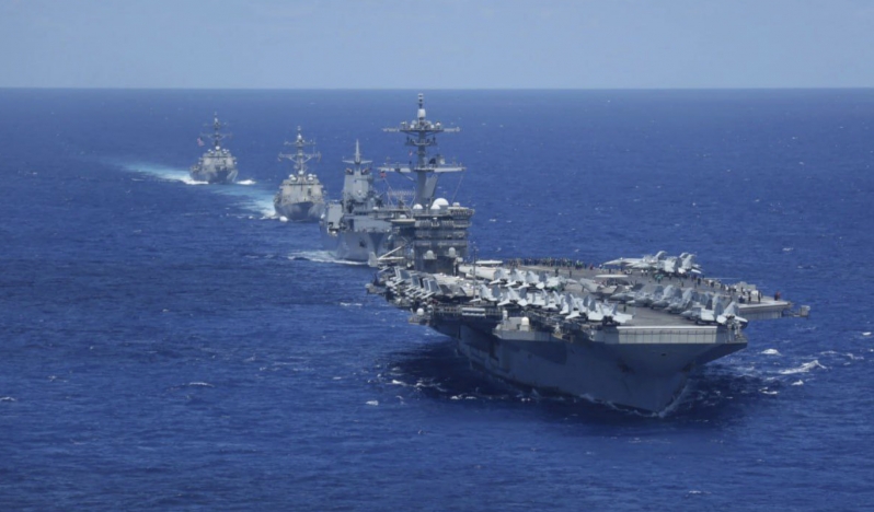 İran, Amerikan uçak gemisini 4 füzeyle vurdu