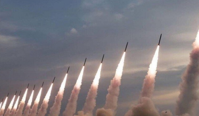 İran, çok başlıklı füzelerle 100’den fazla hedefi vurdu