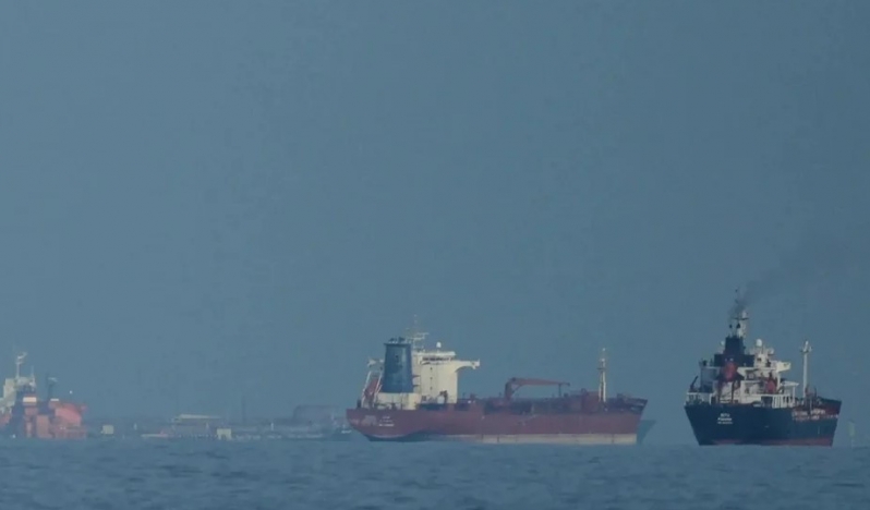 İran’dan, Pakistan gemilerine geçiş izni