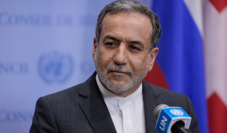 İran, yeni Suriye denkleminde bekle ve gör stratejisi izliyor