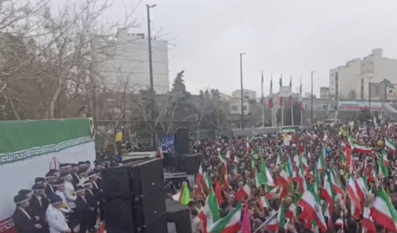 İranlı yetkililer: Devrim’in 47. yılında halkın kararlılığı en güçlü savunma kalkanıdır