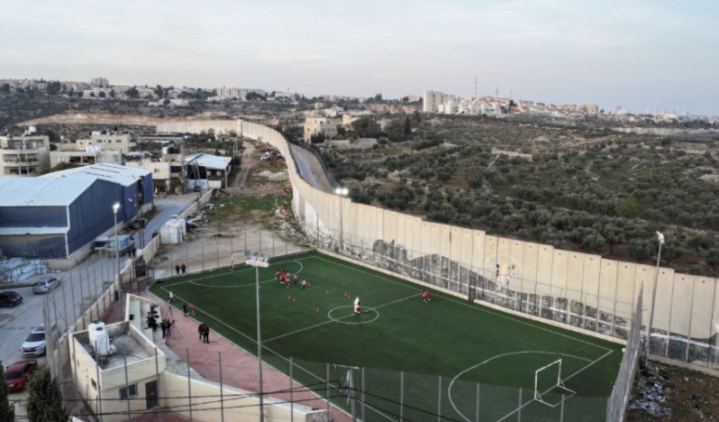 İsrail, Filistinli çocukların futbol sahasını imha etmeye hazırlanıyor