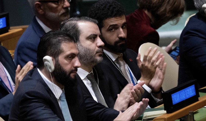 İsrail ve HTŞ, diplomatik normalleşme için el sıkıştı