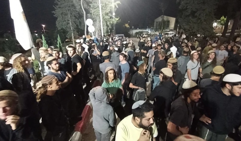İsrailli yerleşimciler isyanda