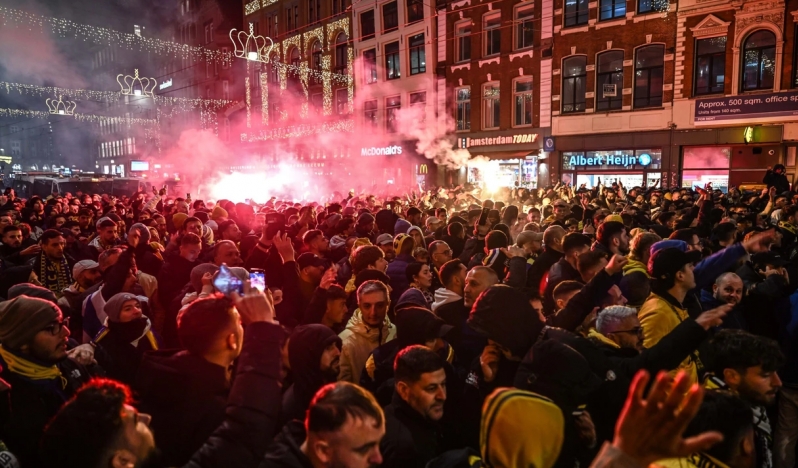 Katledilen Gazzeli çocuklarla alay eden İsrailli taraftarlara Amsterdam