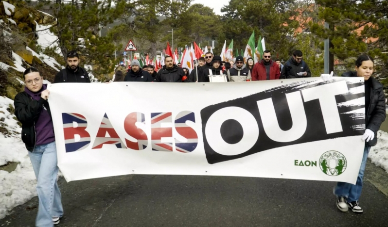 Kıbrıs’ta İngiliz üslerine büyük tepki