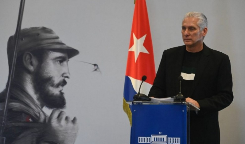 Küba ablukaya teslim olmuyor