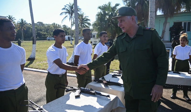 Küba, ulusal savunma günü kapsamında askeri tatbikatlara başladı
