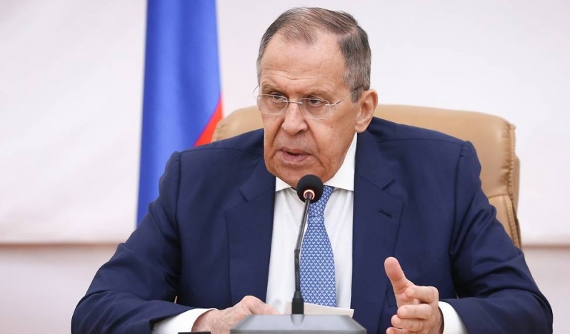 Lavrov: İran ile gerilimi tırmandırmak ateşle oynamaktır