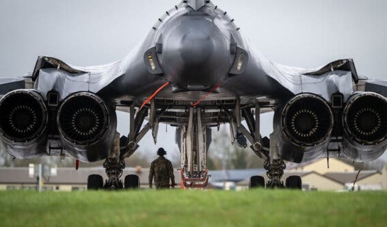 Londra, ABD’ye üs erişimi verdi