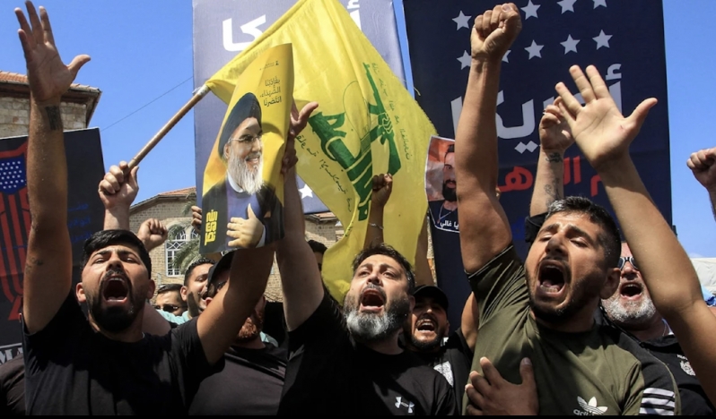 Lübnan’da halk hareketi ve uluslararası baskılar çatışıyor