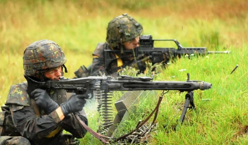 NATO’nun doğu kanadına Alman takviyesi