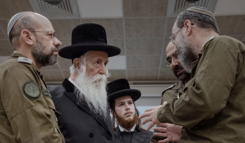 Netanyahu ve Katz, Ortodoks Yahudilerin askerlikten kaçmasına destek olmakla suçlanıyor