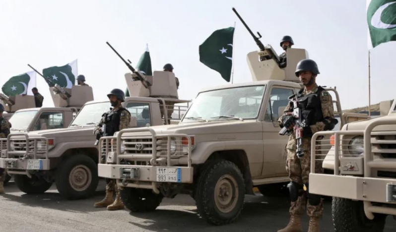Pakistan ordusu 30 Taliban militanını yok etti