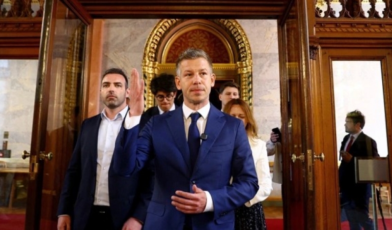 Peter Magyar: Orban hükümeti devlet kasasını boşaltmaya çalışıyor