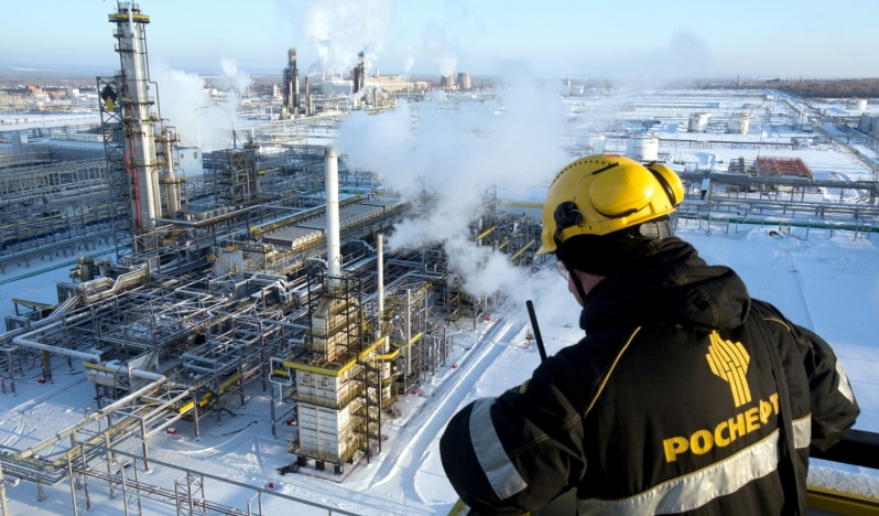 Rus ihracatçılar döviz satışlarını petrolün etkisiyle üç kat artırdı