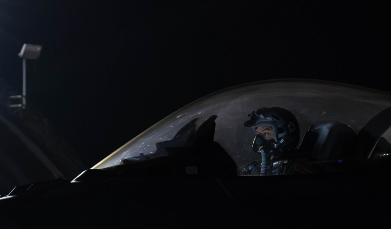 Telegraph: ABD özel kuvvetleri pilotu kurtarmak için İran