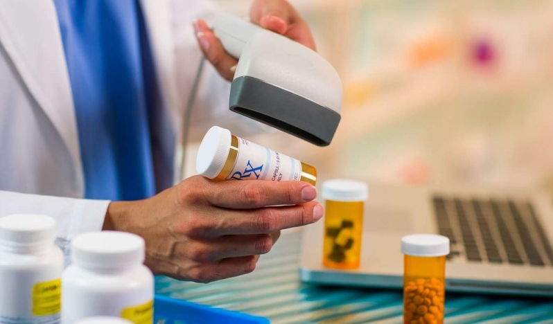 Trump, ABD dışında üretilen markalı ilaçlara yüzde 100 gümrük vergisi getirdi