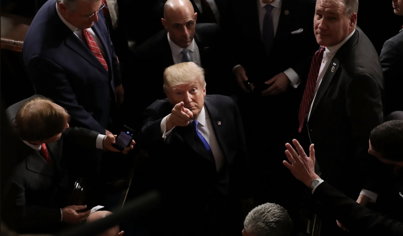 Trump’ın popülaritesi erimeye devam ediyor