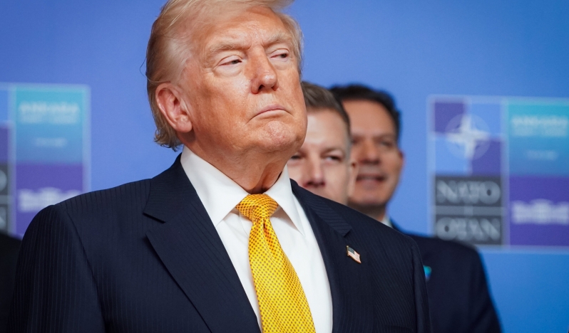 Trump, İspanya ile ticareti durdurma talimatı verdi