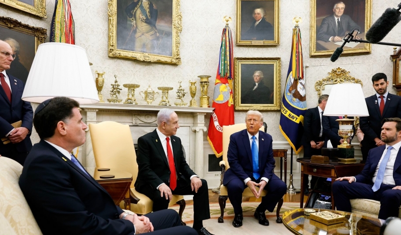 Trump, İsrailli bakanla gizli görüştü