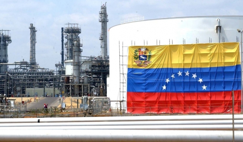 WSJ: Trump, Venezuela petrolüyle varil fiyatını 50 dolara çekmeyi planlıyor