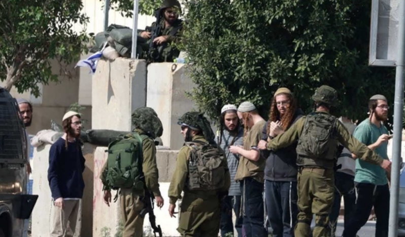 Yerleşimciler, Mescid-i Aksa’daki baskınlarına yılın ilk gününden başladı